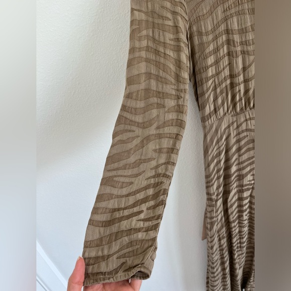 cloth & stone tiger striped button front midi long sleeve dress XS - Picture 5 of 10
